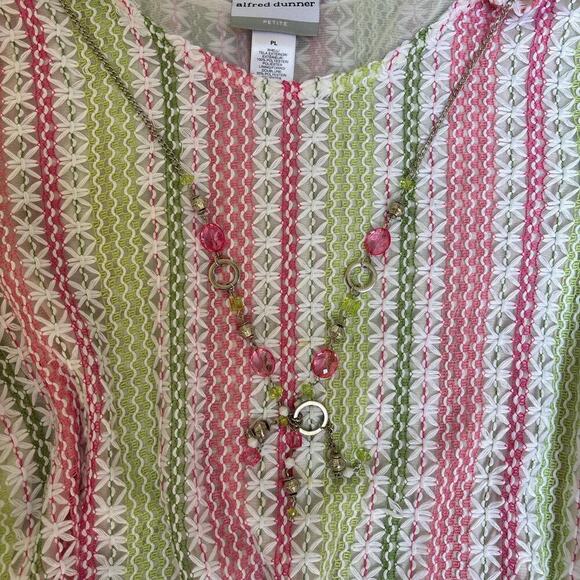 Adorable‎ pink and green crochet - Picture 3 of 5